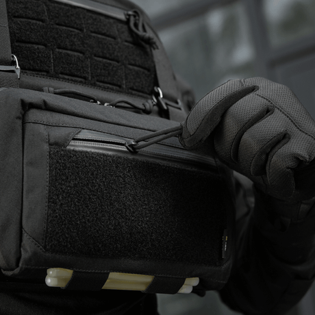 M-Tac Admin Pouch Large Elite Gen.II i robust Cordura 500D med AquaGuard-dragkedja och Velcro-panel för patches, designad för effektiv förvaring.