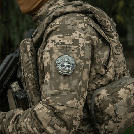 M-Tac Patch Emoji #4 på camouflagejacka med Velcro, rolig morale patch med 3D-effekt. Perfekt för utrustning eller kläder. PVC-material.