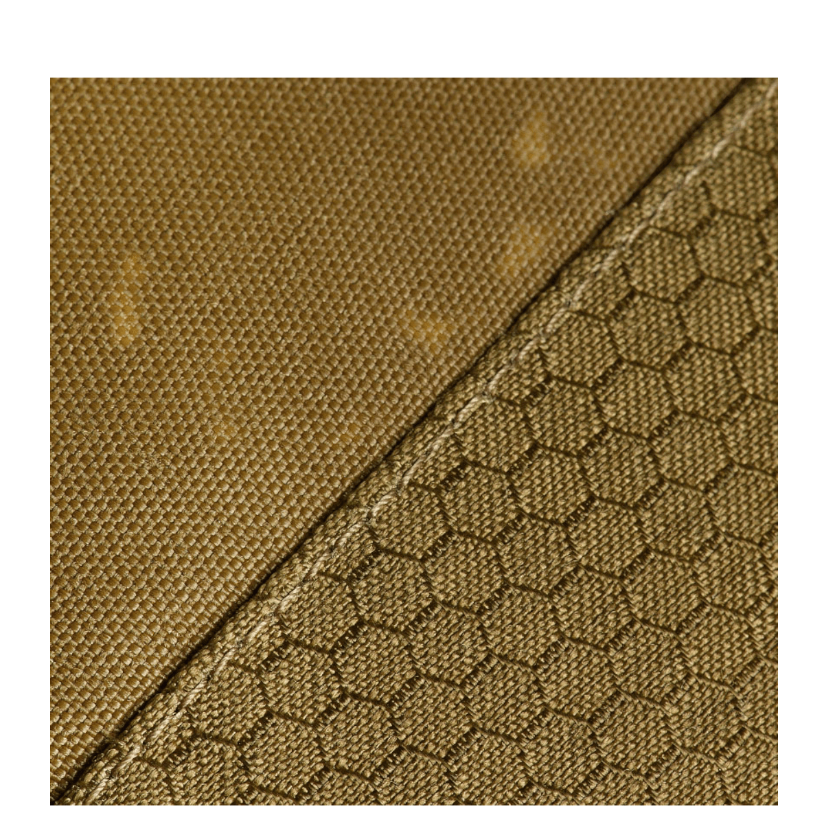 Nærbillede af M-Tac Bat Wing Taske Elite Hex med Cordura Hex stofdetalje, viser slidstærkt materiale og præcise syninger.