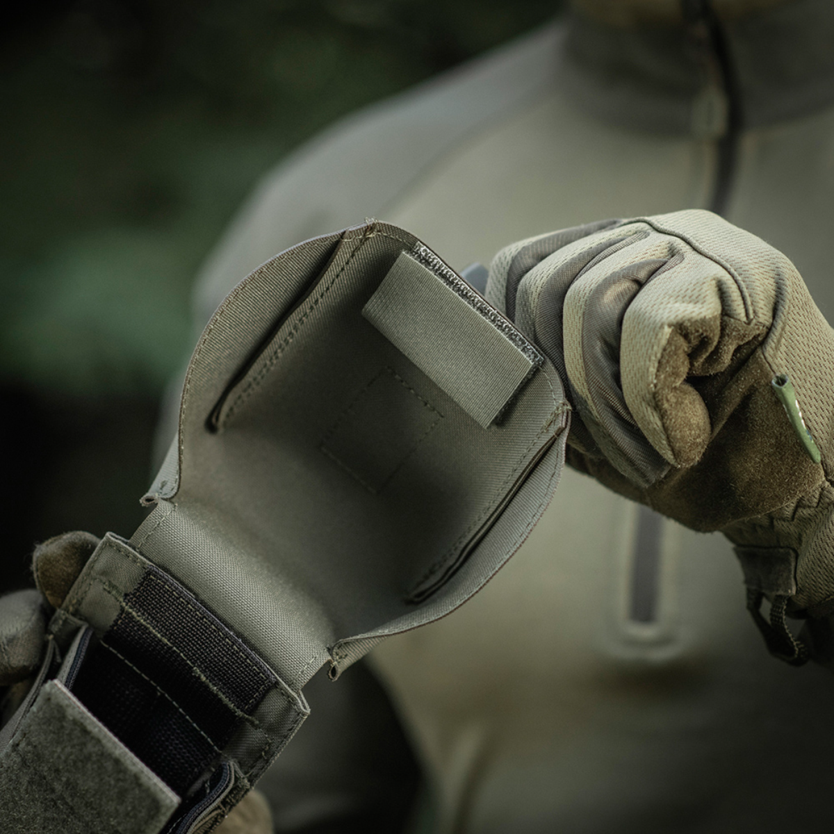 M-Tac Dubbelt Magasinväska med Fastex Stängning