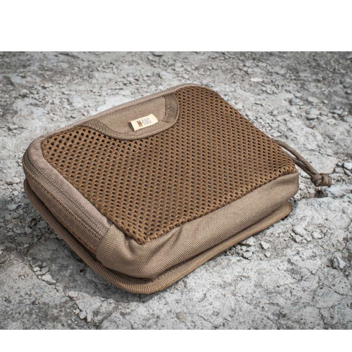 M-Tac Hook & Loop Utility Panel med lynlåslomme, perfekt til organisering i en taske eller rygsæk, modulært design, 19x13 cm.