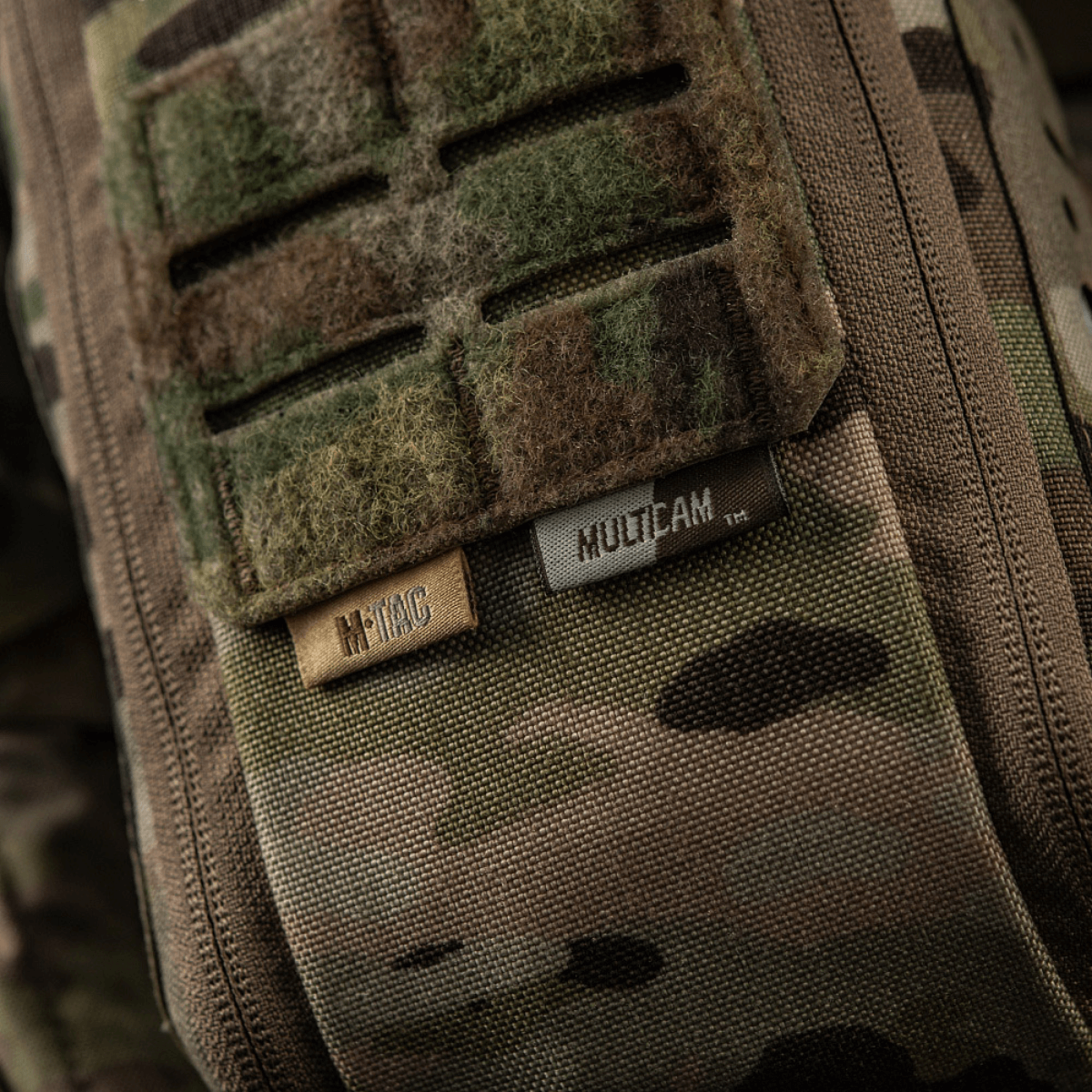 Camouflage close-up af M-Tac Medical Pouch Elite Rip Off taktisk førstehjælpstaske med MultiCam materiale