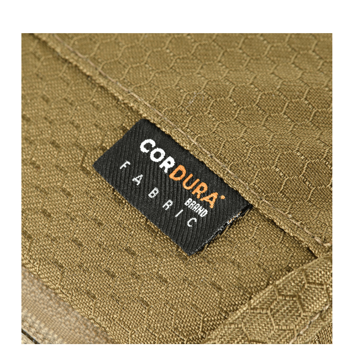 Nærbillede af M-Tac Satellite Magnettaske Gen. II Elite Hex med Cordura stofmærke