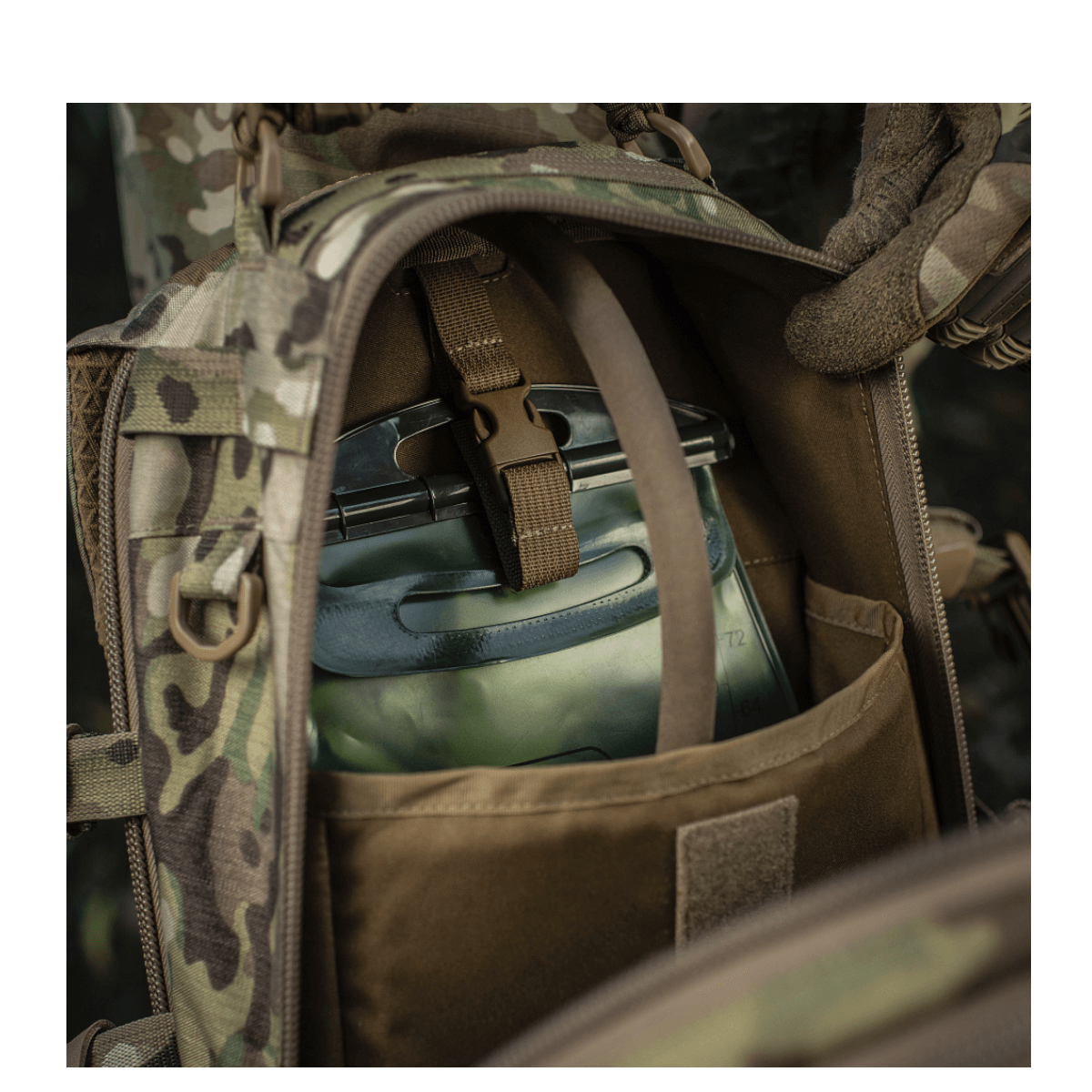 Detaljeret billede af M-Tac Mission Pack Elite med MOLLE LASER CUT-system og slidstærk Cordura 1000D. Ergonomisk og stilfuld rygsæk.