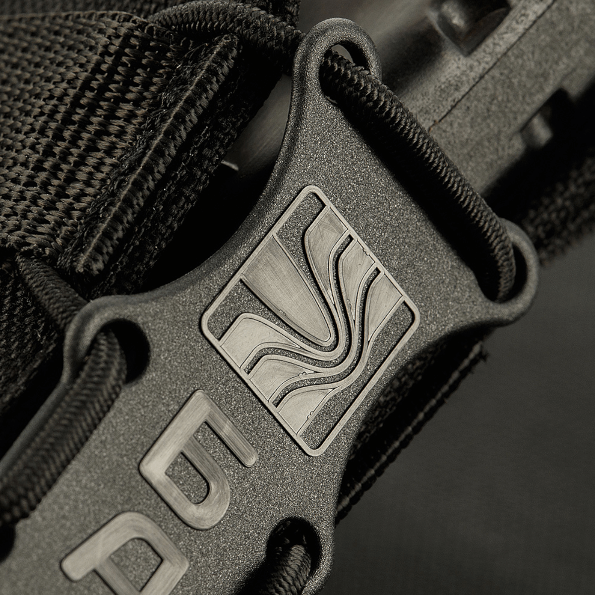 M-Tac Mag Lomme Kolchan til AK/AR Mini i nærbillede med stødresistente plastikindsatser og MOLLE-system i Cordura 1000D materiale.