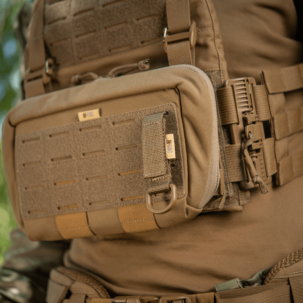 M-Tac fäste med D-ring