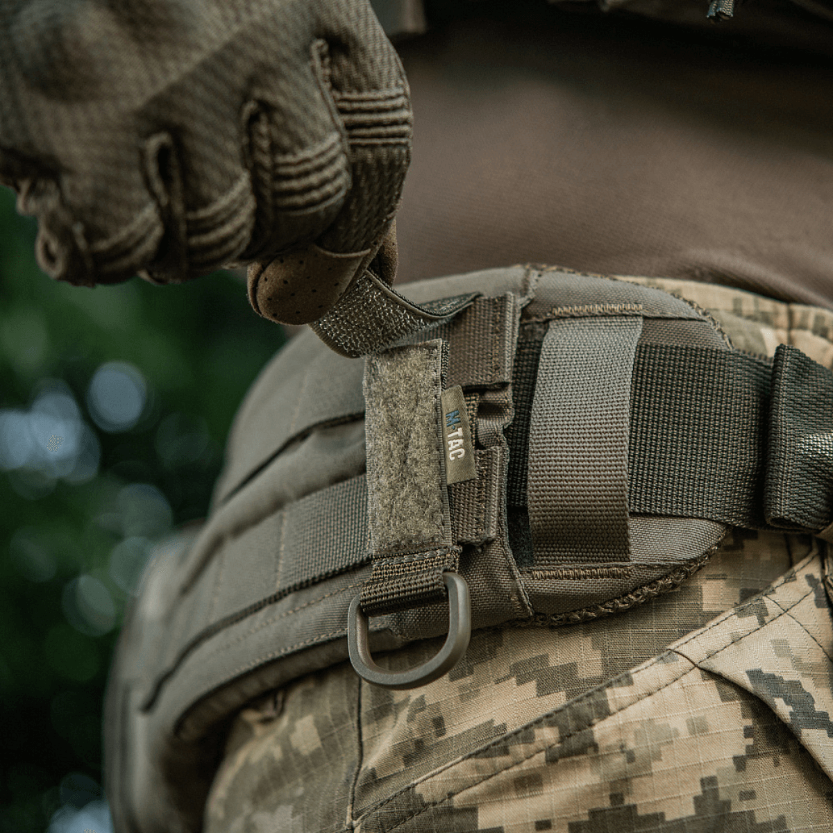 M-Tac fäste med D-ring