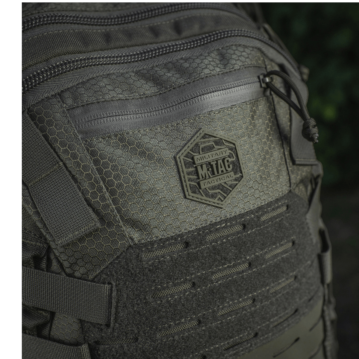 M-Tac Mission Rygsæk Elite Hex med Cordura materiale, ergonomisk design og MOLLE LASER CUT-system, perfekt til holdbarhed og funktionalitet.