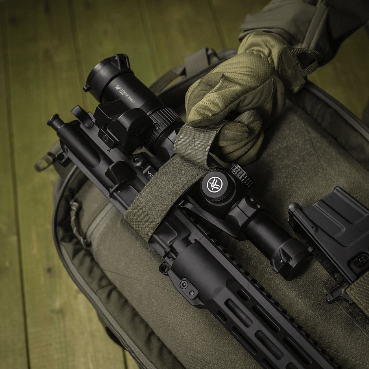 M‑Tac Indlæg til Rygsæk (3 stk) fastgør våben sikkert med Velcro-panel, designet til AR-15 og AK karbiner. Praktisk våbenopbevaring.