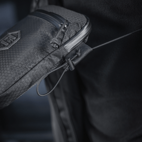 M‑Tac Pocket Bag Elite HEX, kompakt taske med slidstærkt materiale og YKK lynlåse, ideel til opbevaring af småting og EDC-udstyr.
