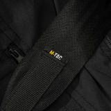 Nærbillede af M-Tac Tablet Bag Laser Cut Hex i sort Cordura-materiale med YKK lynlås og remdetaljer.