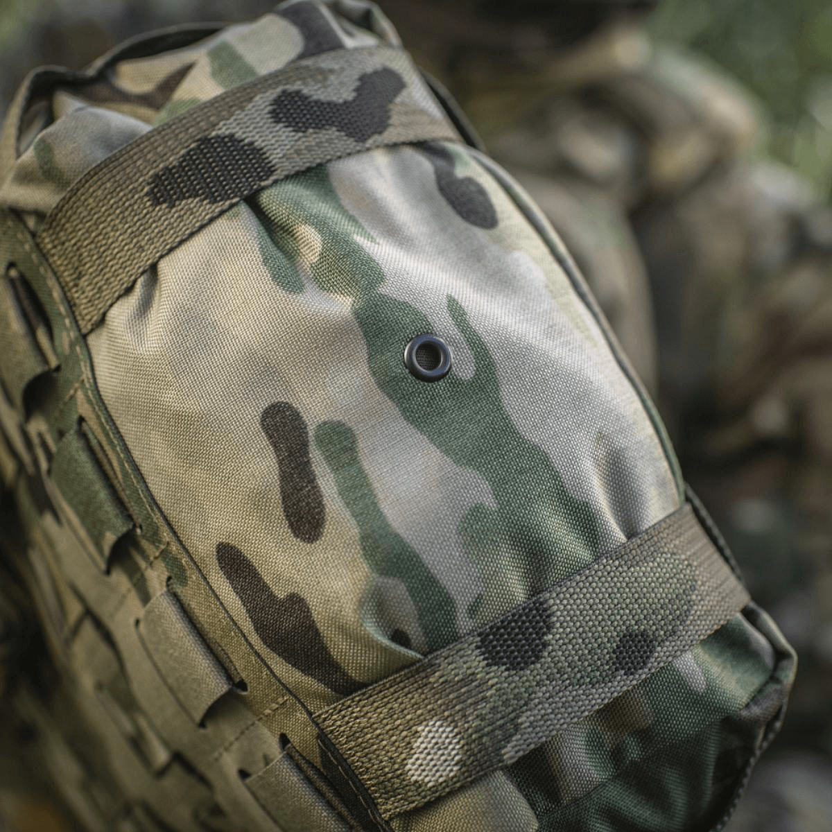 M-Tac Sukharka Gen.3 Pouch i camouflage, robust Cordura 500D-fabrikat, egnet til militærbrug med MOLLE-interface og justerbart låg.