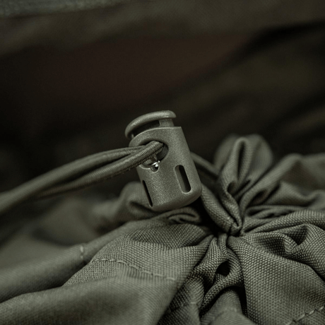 Nærbillede af snorlukning på M-Tac Sukharka Gen.3 Pouch i holdbart Cordura 500D materiale, ideel til militært brug.