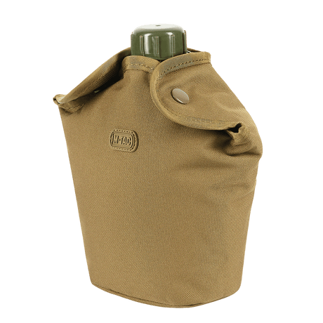 M-Tac Flaskeholder MOLLE i slidstærk polyester 600D, brun farve med knaplukning, designet til drikkeflasker til vandreture eller feltbrug.