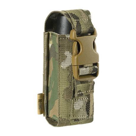 M-Tac Gasdåseholder Vertikal i camouflage mønster, praktisk til MOLLE-montering. Fremstillet af holdbare MIL-SPEC materialer.