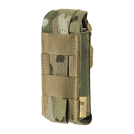 M-Tac Gasdåseholder Vertikal i camouflage, fremstillet af MIL-SPEC strop med Woojin-lås til hurtig adgang og justering.