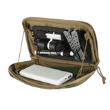 M-Tac Admin Pouch Large Elite med værktøj og tilbehør, herunder en lommelygte i holdbar Cordura 500D taske.