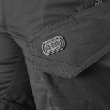 M-Tac Shorts Aggressor Short med rip-stop stof og taktiske funktioner, ideel til byliv og udendørs aktiviteter.