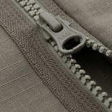 Nærbillede af YKK lynlås på M-Tac Jakke Patrol Flex med Velcro-dækning, taktikjakke i let materiale, grå farve