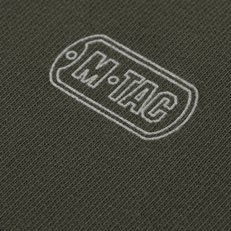 Logoet på M-Tac Cotton Sweatshirt i olivenfarvet stof