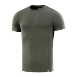 M-Tac T-shirt 93/7 Summer i oliven, lavet af 93% bomuld og 7% elastan, perfekt til hverdagsbrug og varme sommerdage.