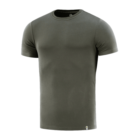 M-Tac T-shirt 93/7 Summer i oliven, lavet af 93% bomuld og 7% elastan, perfekt til hverdagsbrug og varme sommerdage.