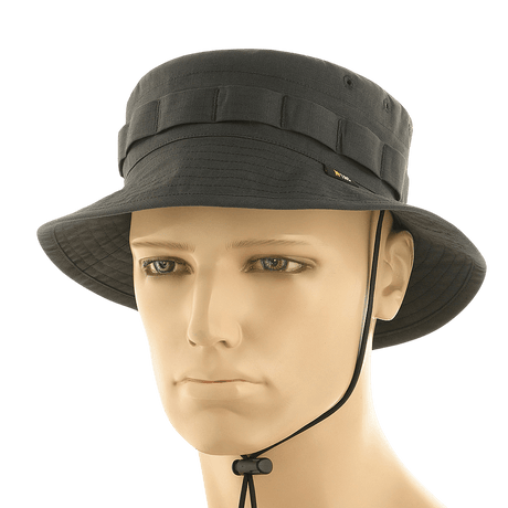 M-Tac Panama Rip-Stop hat on mannequin with semi-stiv skygge and camouflage bånd, ventilationshuller, army-hat style.