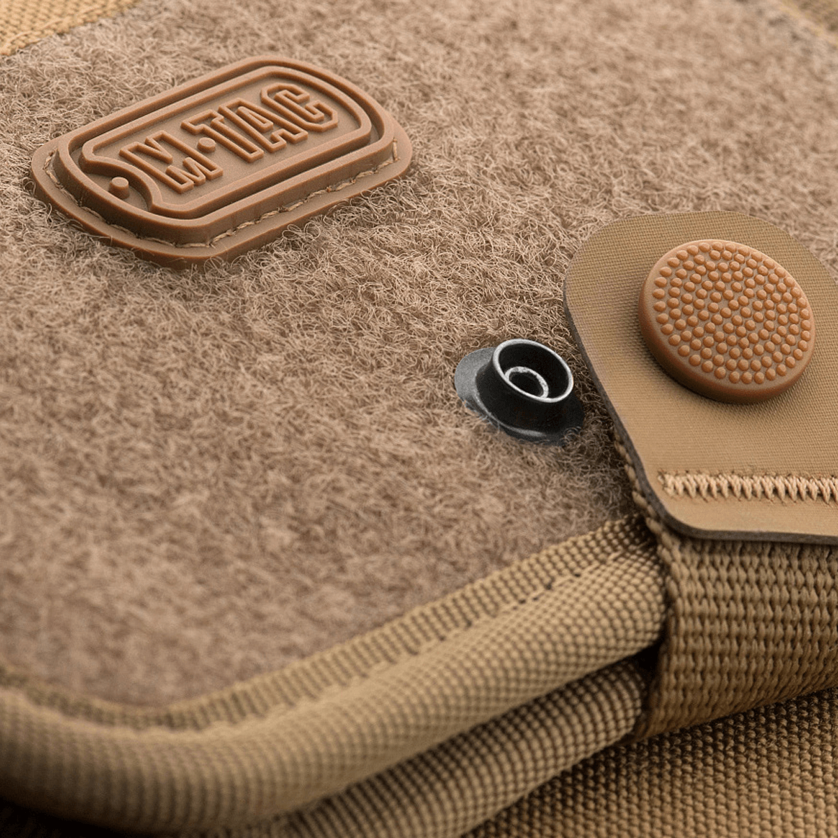 M-Tac Pung med Patch Panel Elite Large i 1000D CORDURA® med Velcro-front til mærker og robust knappelukning.