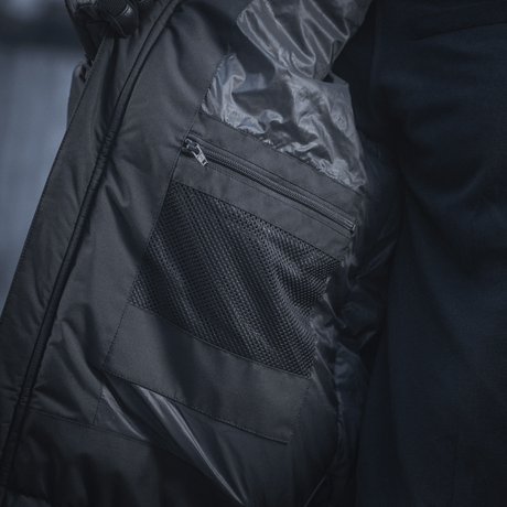 Indvendig lomme og foring af M-Tac Alpha Gen.III Pro Vinterjakke, designet til komfort og holdbarhed i kolde temperaturer.