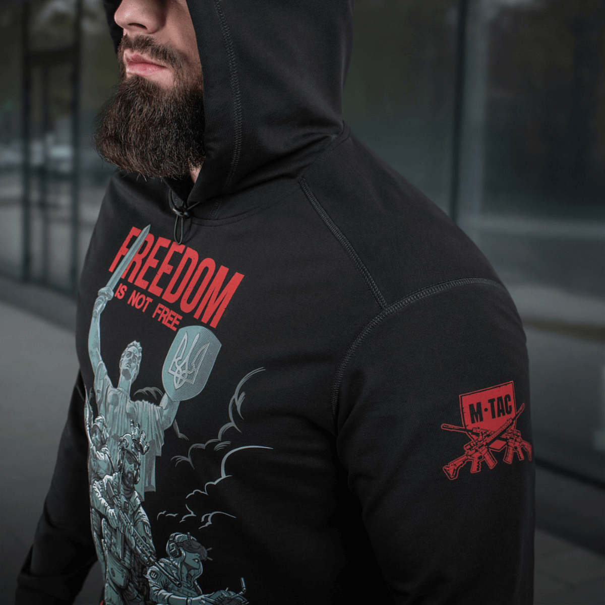 M-Tac Hoodie Freedom med militærinspireret design og premium MagnaColours® print, ideel til hverdags- og friluftsbrug.
