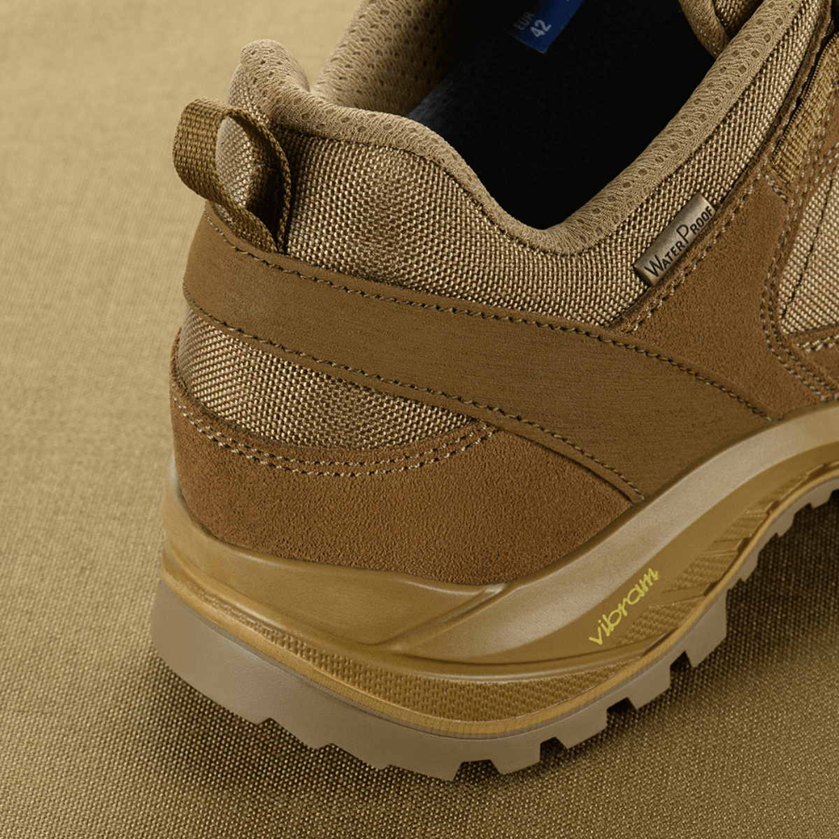 M-Tac Sneakers Tactical Demi-Season Pro Line med slidstærk suede og Cordura, Vibram-sål, designet til træning og vandring.