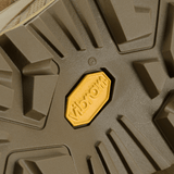 Vibram-sål på M-Tac Sneakers Tactical Demi-Season Pro Line, der viser anti-slip og slidstærk design