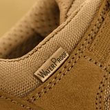 Vandtæt etiket på Tactical Sneakers Demi-Season – Let og komfortabel, fremstillet af naturlæder og Cordura, ideel til outdoor-aktiviteter.