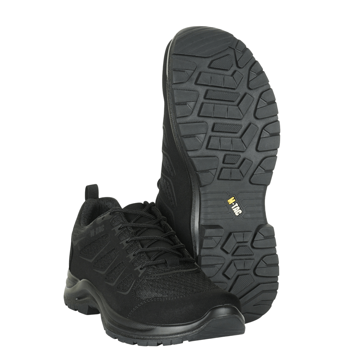 M-Tac Tactical Sneakers IVA i sort med åndbar mesh overdel og forstærket tå, ideel til trekking og outdoor-aktiviteter.
