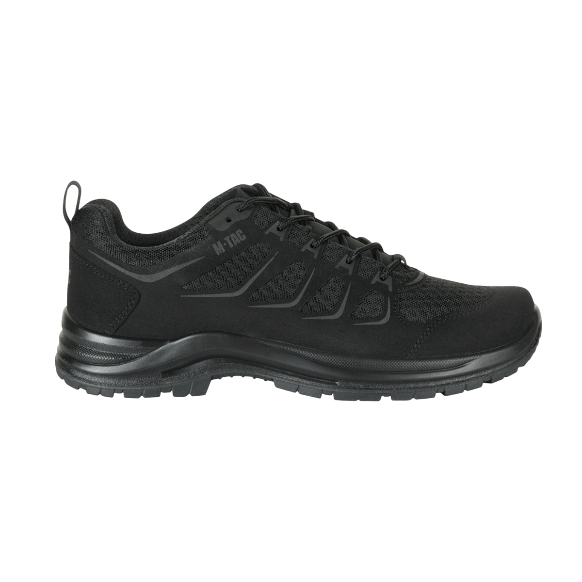 M-Tac Tactical Sneakers IVA i sort, lette og ventilerede til sommerbrug, ideelle til trekking og outdoor-aktiviteter.