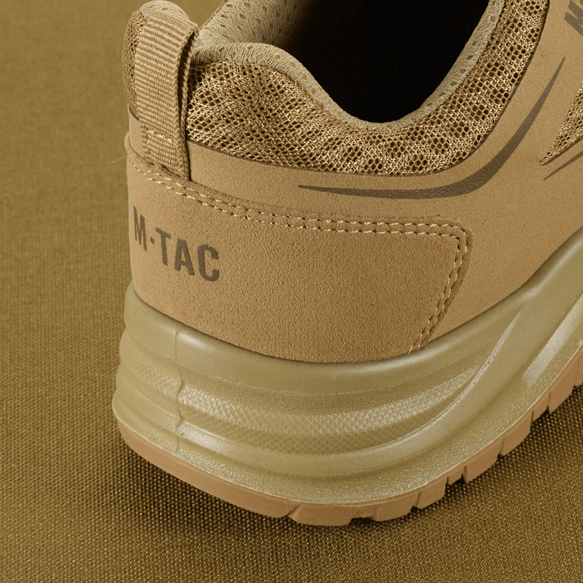 Detaljebillede af M-Tac Tactical Sneakers IVA med åndbar mesh og syntetisk nubuck, ideel til udendørs aktiviteter.
