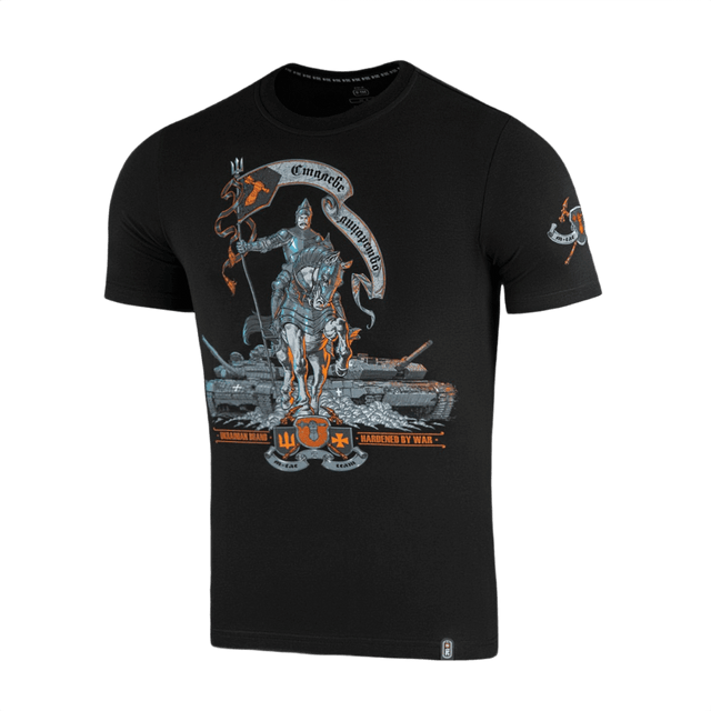 M-Tac T-Shirt Steel Knight med riddermotiv og ukrainske tanks, symboliserer styrke og mod, kortærmet trøje i blød, elastisk materiale.