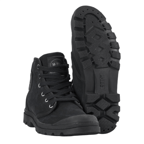 M-Tac Sneakers - praktiske og komfortable sko til udendørs aktiviteter med 6 metalliserede snørehuller og holdbart bagoverlay.