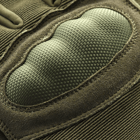 M-Tac Handsker Assault Tactical Mk.3 med forstærkede håndflader og dæmpende pads på knoerne for komfort og sikkerhed.