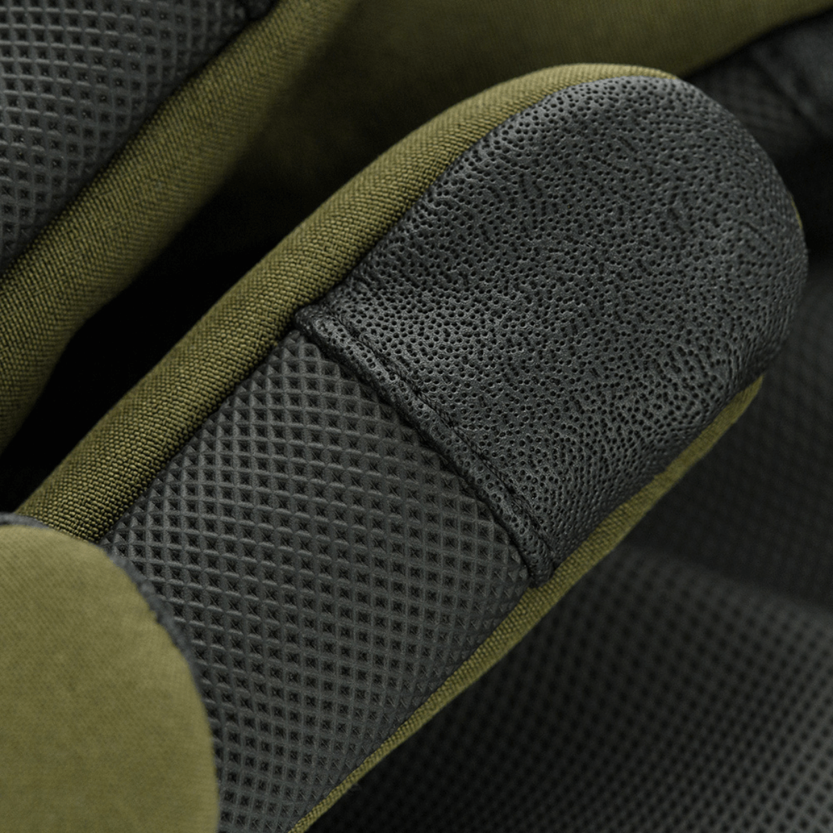 M-Tac Handsker Soft Shell Thinsulate med touchscreen-funktion og læderforstærket håndflade for bedre greb, velegnet til udendørs brug.