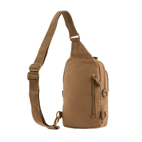 Brun M-Tac Assistant Taske med justerbar strop og MOLLE-paneler til praktisk daglig brug.