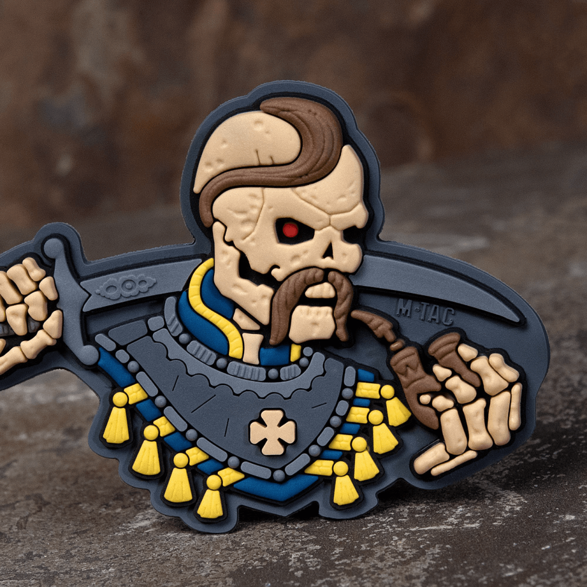 M-Tac Patch You Only Die Once 3D PVC morale patch i gummi med velcro-montering. Visuelt motiv af skelet med sværd, ideelt til taktisk udstyr.