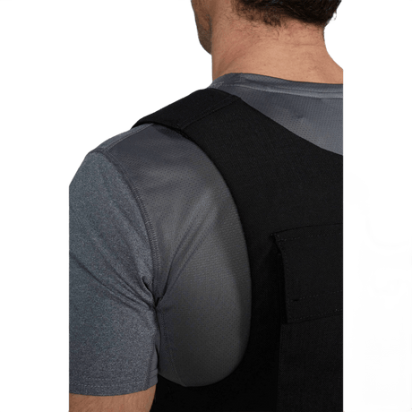 Anorak Chromium® Duty III Skudsikker Vest set from behind, showcasing its ergonomic design and Level IIIA protection.