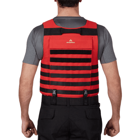 Rød Anorak Instructor I Cover med ergonomisk design og PALS webbing, ideel til politiet og militæret. Fokus på funktionalitet.