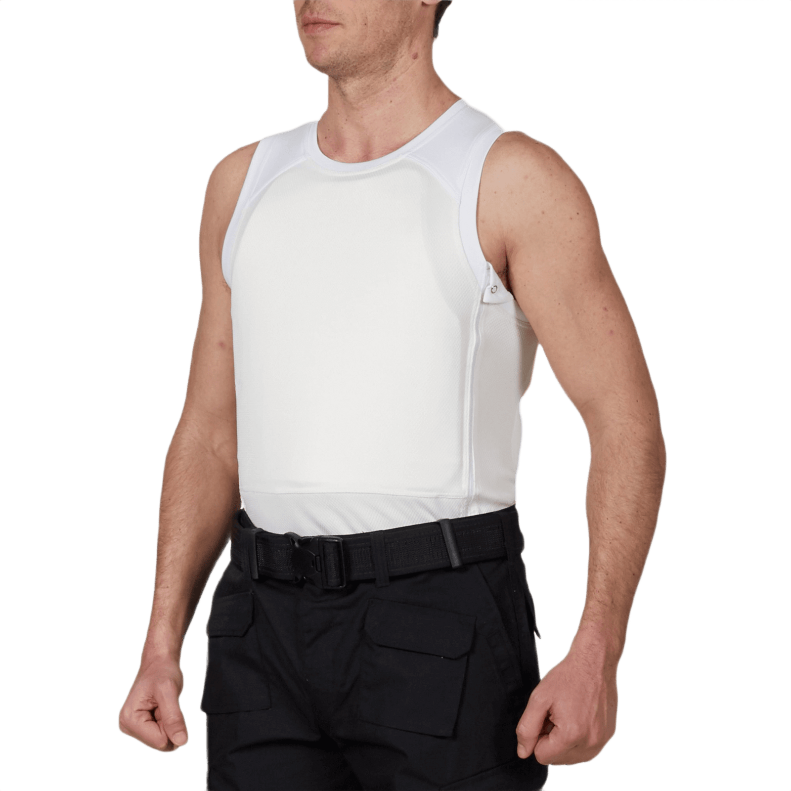 Anorak Rhodium® Undershirt I i hvidt design med niveau IIIA-beskyttelse ifølge NIJ-standarden, set på mand iført sort bælte.