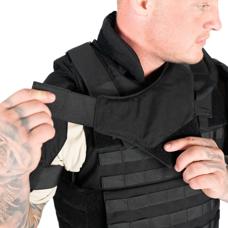 Elite Armor Combat Vest lukning ved halsen