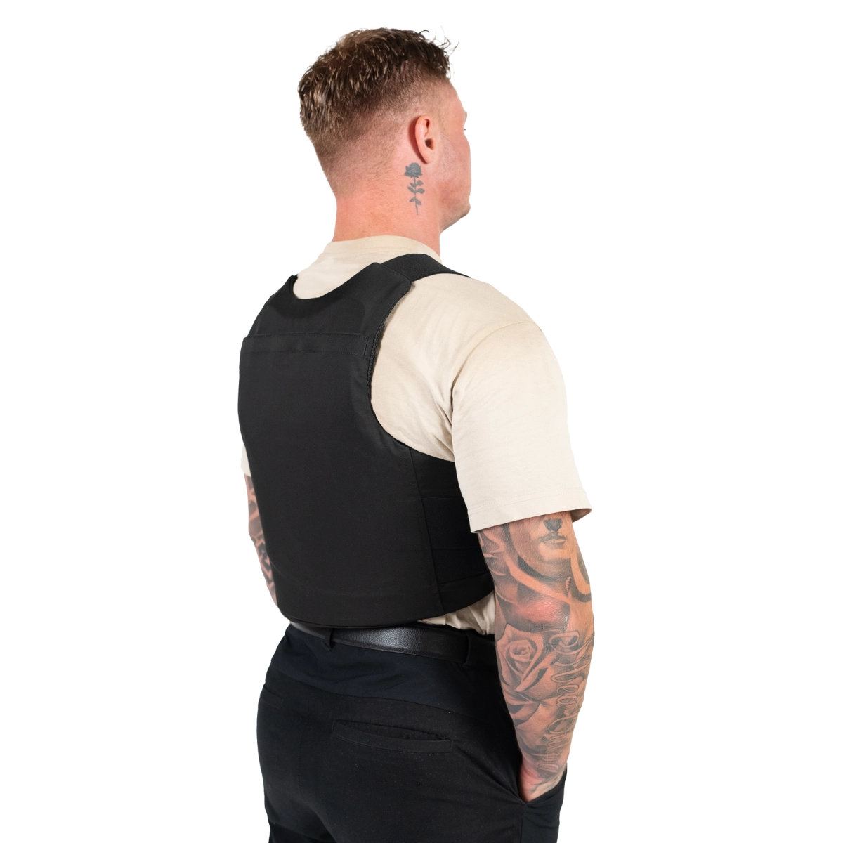Elite Armor Impact Stik & Skudsikker vest model vinkel bagfra