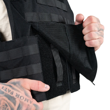 Elite Armor Plate Carrier Sort lukning foran på vesten