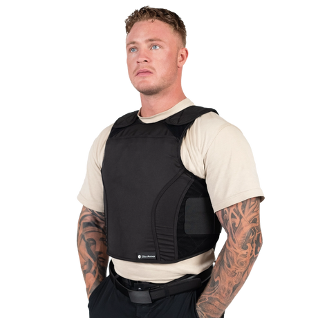 Elite Armor Xtreme Stik & Skudsikker vest model vinkel