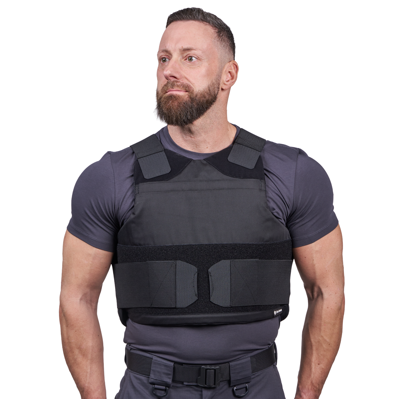Mand iført Elite Armor Impact stik og skudsikker vest - set forfra